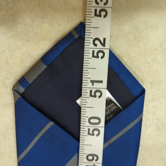 Harry Potter Ravenclaw Crest Tie - Picture 5 of 5